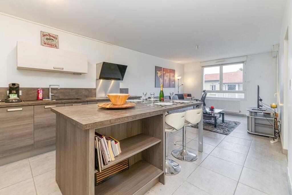 Bel Appartement-Garage Prive-Balcon-Wifi Fibre Rhut 외부 사진