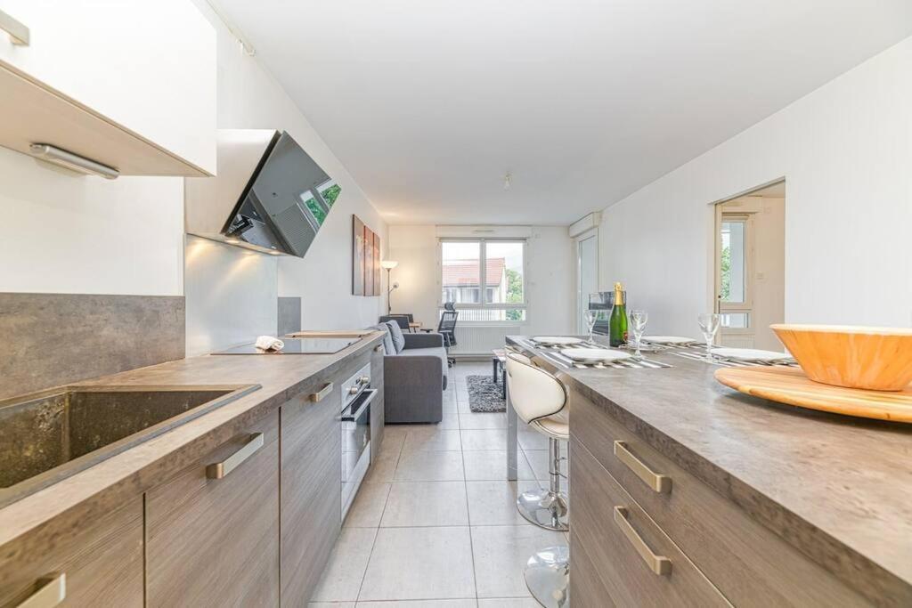 Bel Appartement-Garage Prive-Balcon-Wifi Fibre Rhut 외부 사진