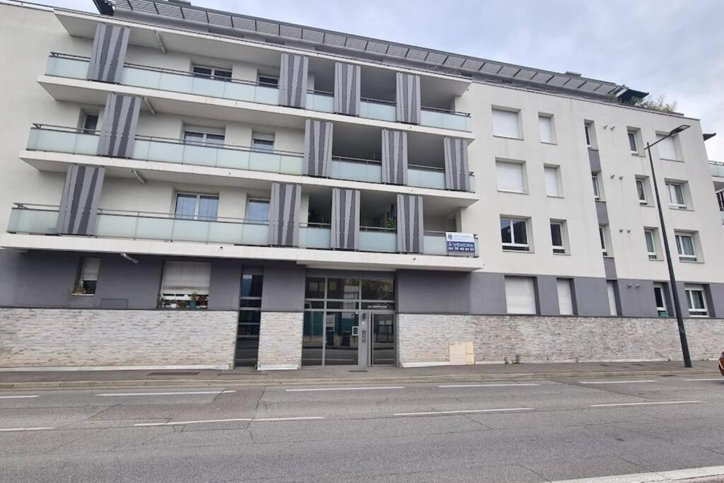 Bel Appartement-Garage Prive-Balcon-Wifi Fibre Rhut 외부 사진